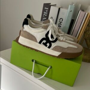 Chic White and Tan Sneakers with Black Detail